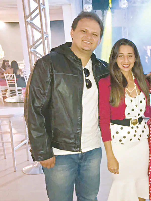 Os responsáveis pela 'Eniés Eventos', Ednaína Santos e Marcus Allan, não foram mais localizados pelos estudantes, após encerrarem as atividades da empresa