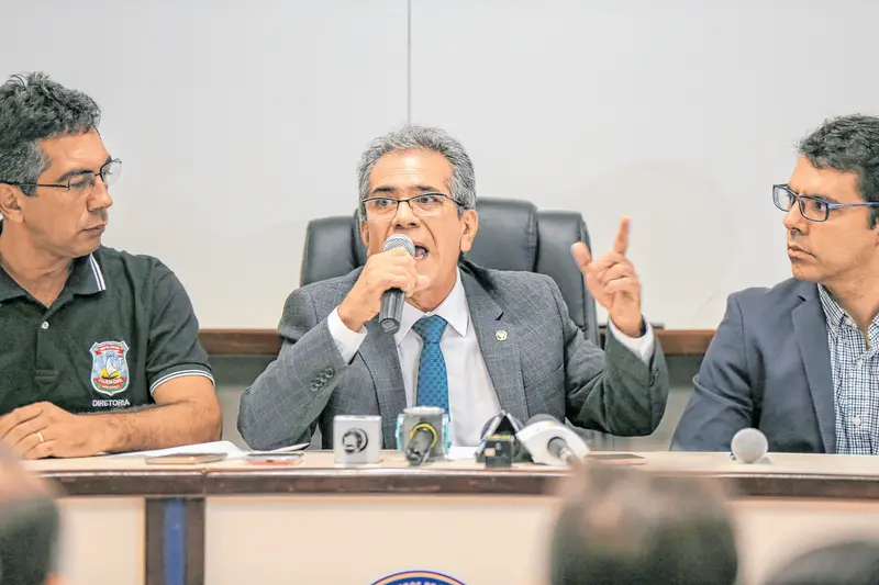 Imagem da notícia: Afastamento de delegado gera crise entre Polícia Civil e MP 