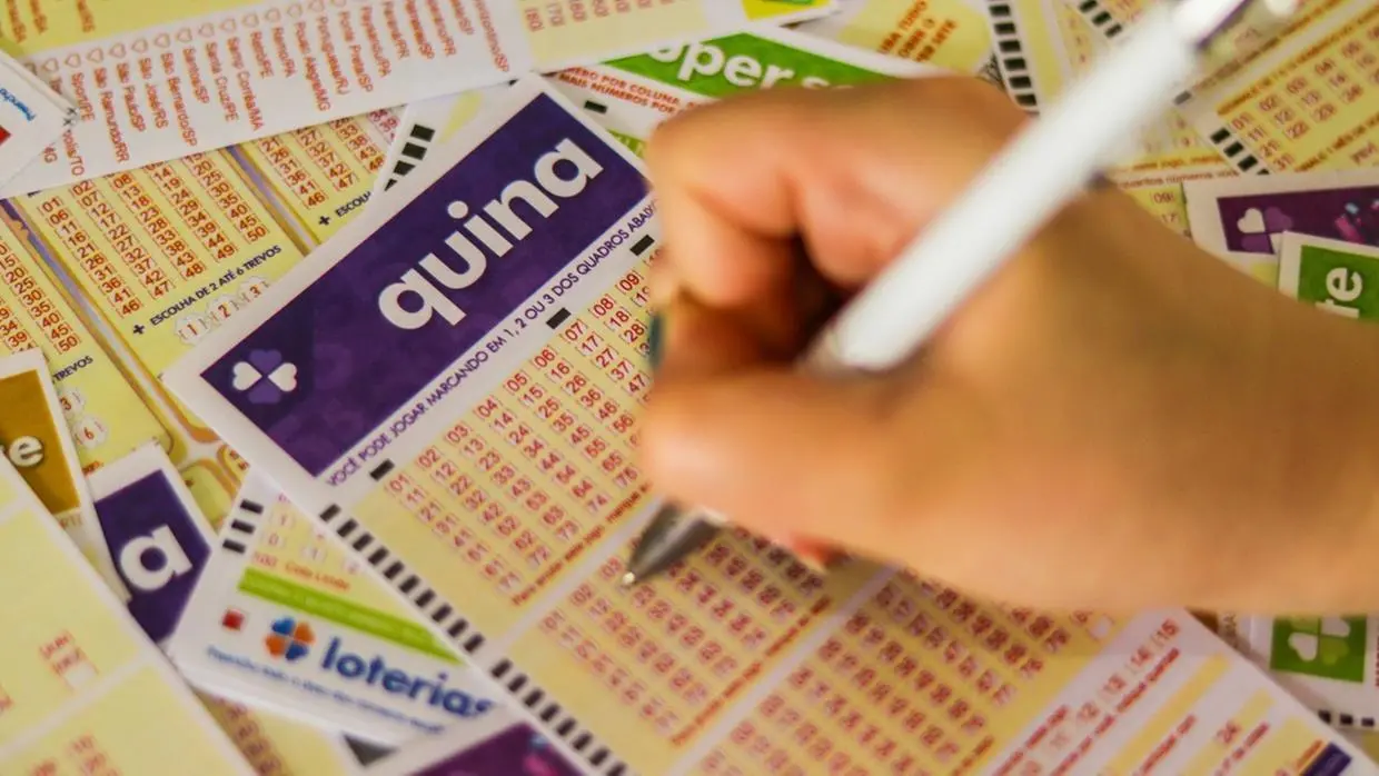 Imagem da notícia Confira o resultado da Quina, concurso 6902, deste sábado (13/12); prêmio é de R$ 3,0 milhões