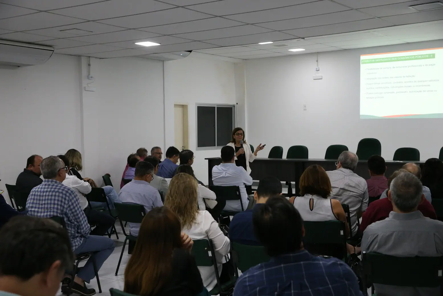 Imagem da notícia: Prefeitos reclamam de perda de autonomia com novas regras de consórcios de saúde