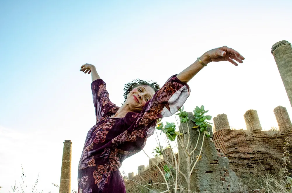Para viver a personagem, Marcélia teve aulas de voz e canto, aprendeu francês e fez aulas de ballet, com a supervisão do coreógrafo Fauller e da bailarina cearense Wilemara Barros