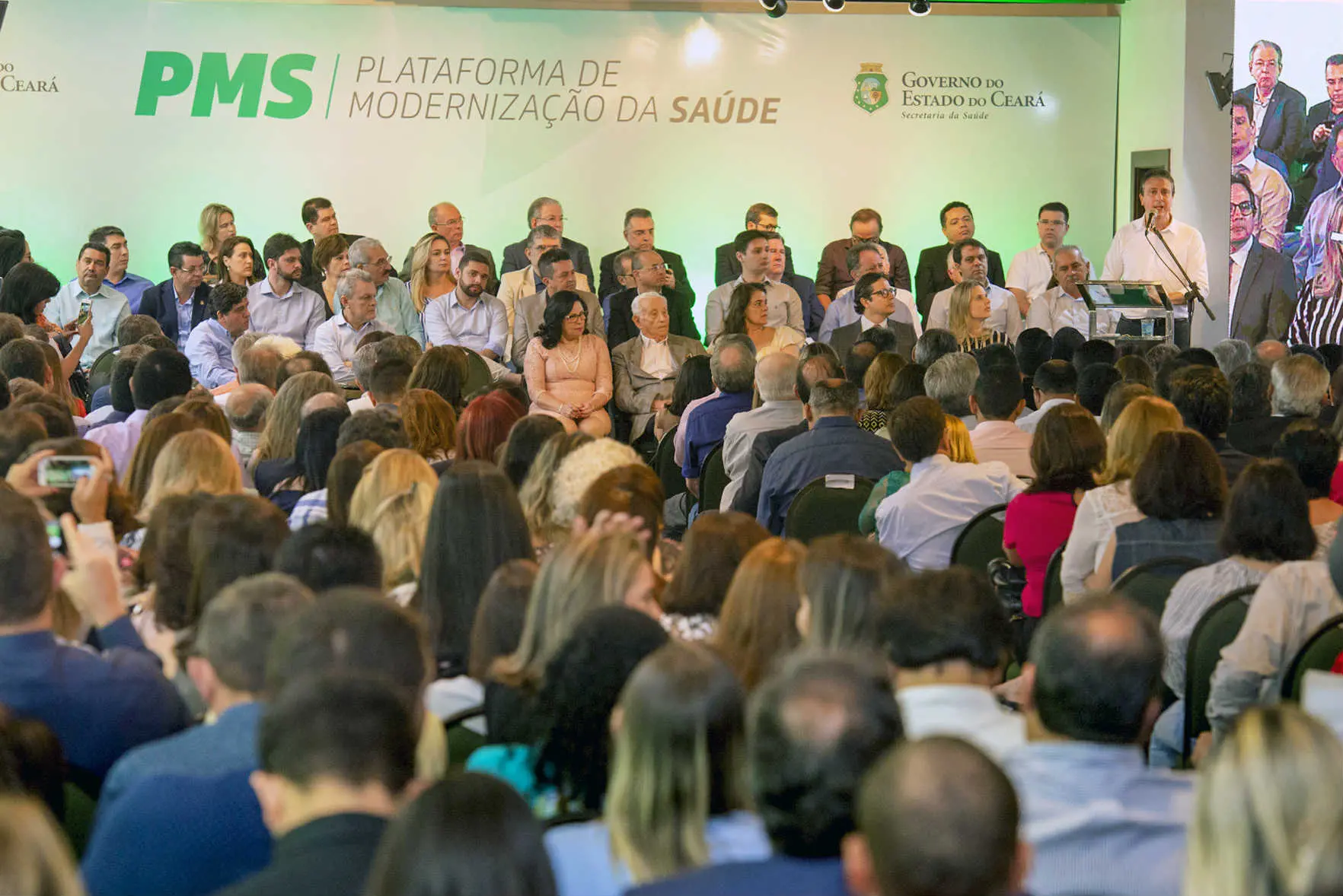 Imagem da notícia: Governo Camilo anuncia reestruturação na gestão da Saúde para minimizar influências políticas