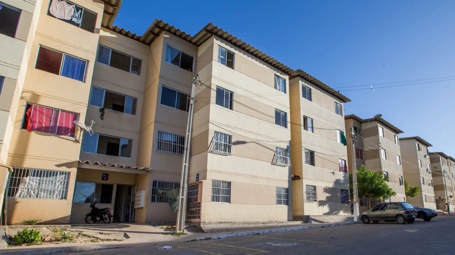 Imagem da notícia: Casa Verde e Amarela: secretário prevê 'grande retomada' de obras habitacionais