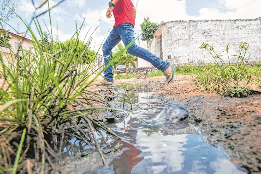 Imagem da notícia: Edital de saneamento para 23 cidades cearenses é lançado com investimento de R$ 6,2 bilhões
