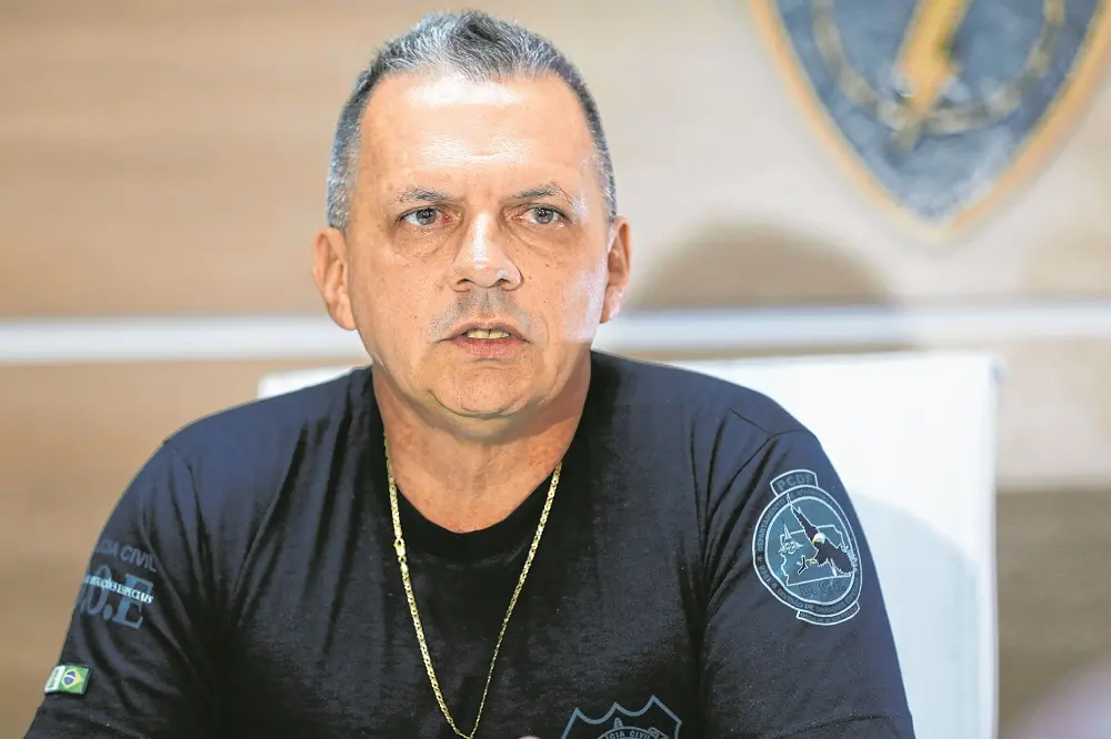 Imagem da notícia: Veja trajetória de Mauro Albuquerque, que seguirá no comando da Administração Penitenciária no Ceará