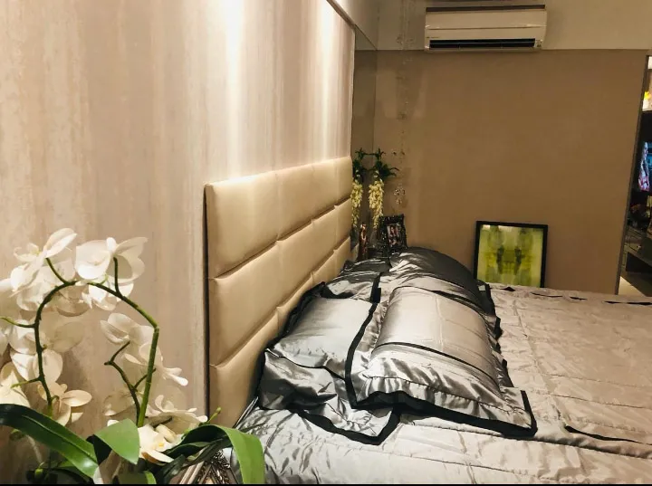 “Nos quartos, a temperatura de cor quente (amarelada) também cria uma percepção de bem-estar”, diz a arquiteta.