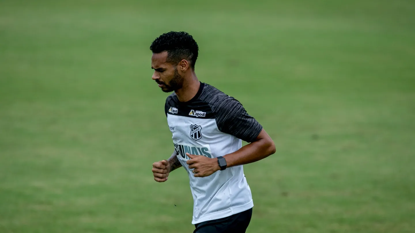 Valdo chegou ao Ceará em 2016 e somou mais de 100 jogos com a camisa alvinegra