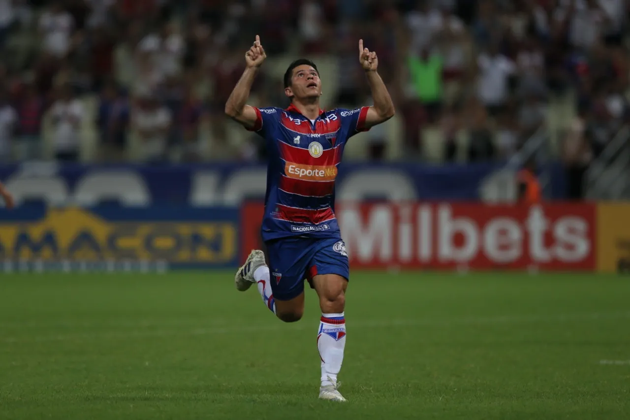 Após gol de Bicicleta no Clássico-Rei, Osvaldo marcou mais dois gols