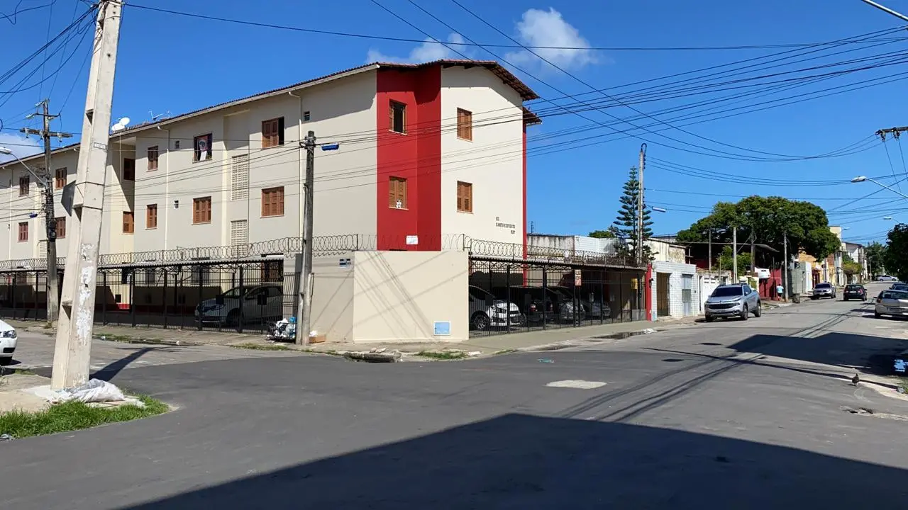 Imagem da notícia: Corpo de professor universitário é encontrado dentro de apartamento no Montese