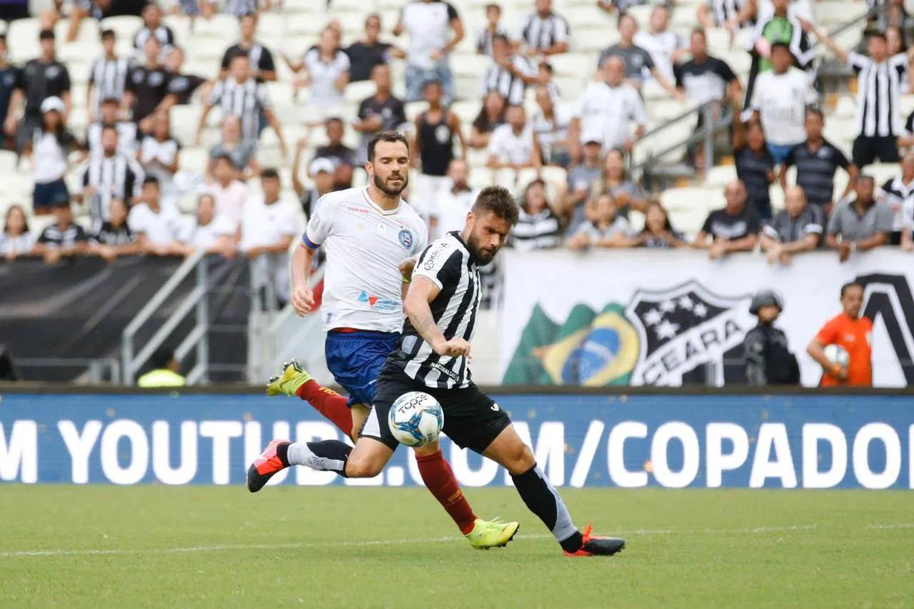 Rafael Sóbis foi titular nos 90 minutos e participou ativamente do jogo