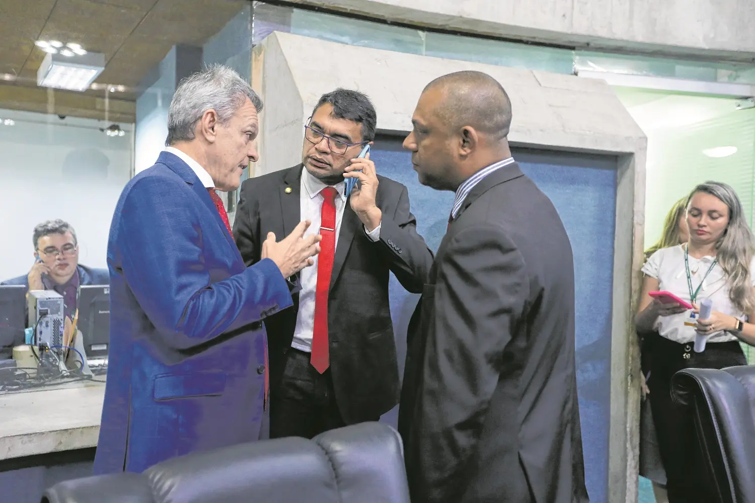 Imagem da notícia: Governo restringe repasses, e AL quer investigar associações