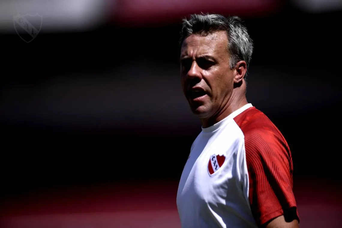 Após a derrota para no sábado, Lucas marcou a reapresentação para domingo de manhã como forma de punição ao elenco
