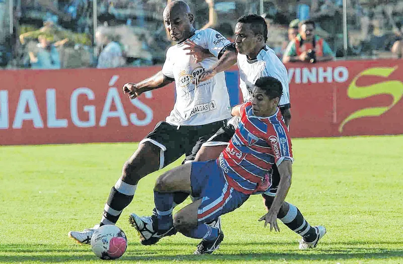 Em 2012, Ceará e Fortaleza fizeram um clássico histórico pela decisão do Campeonato Cearense no PV