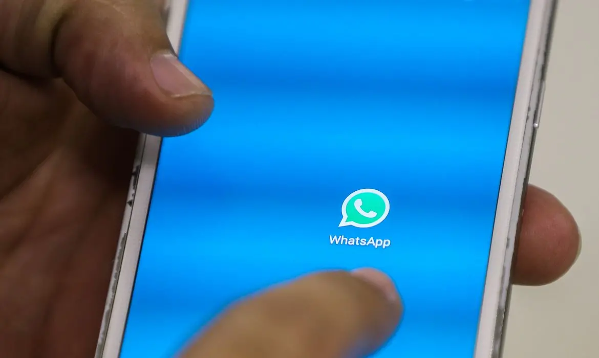 Imagem da notícia: WhatsApp limita encaminhamento de mensagens em crise de coronavírus