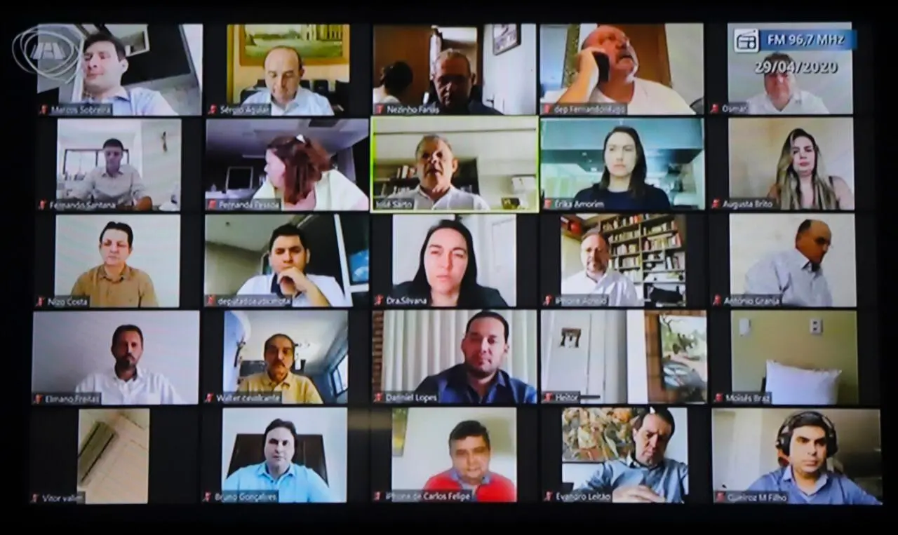Imagem da notícia: Assembleia aprova aplicação de multa para quem propagar fake news sobre coronavírus