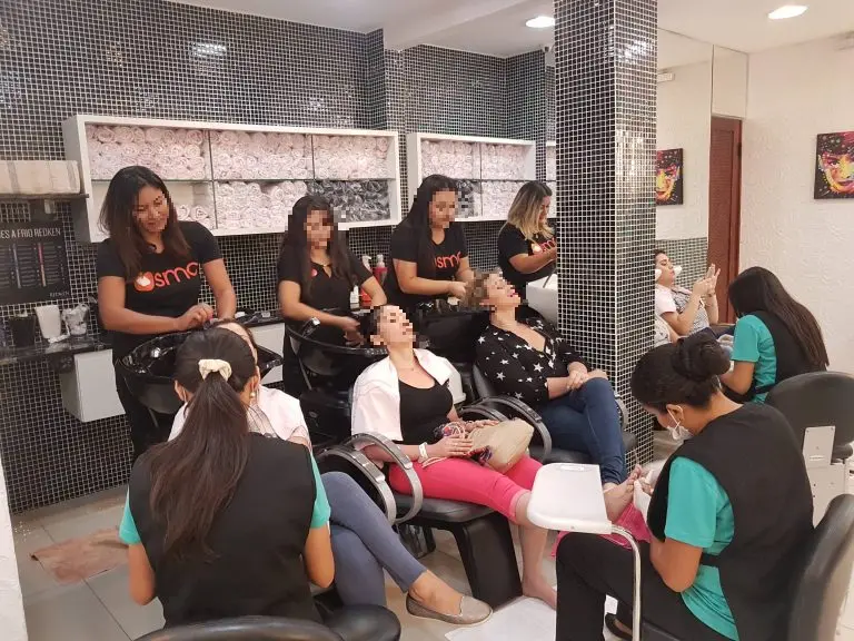 Imagem da notícia Salões vão atender apenas com agendamento, afirma secretário
