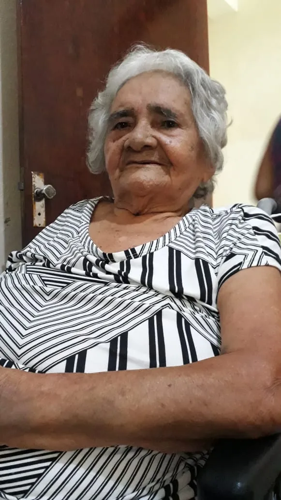Dona Djanira já está em casa e feliz