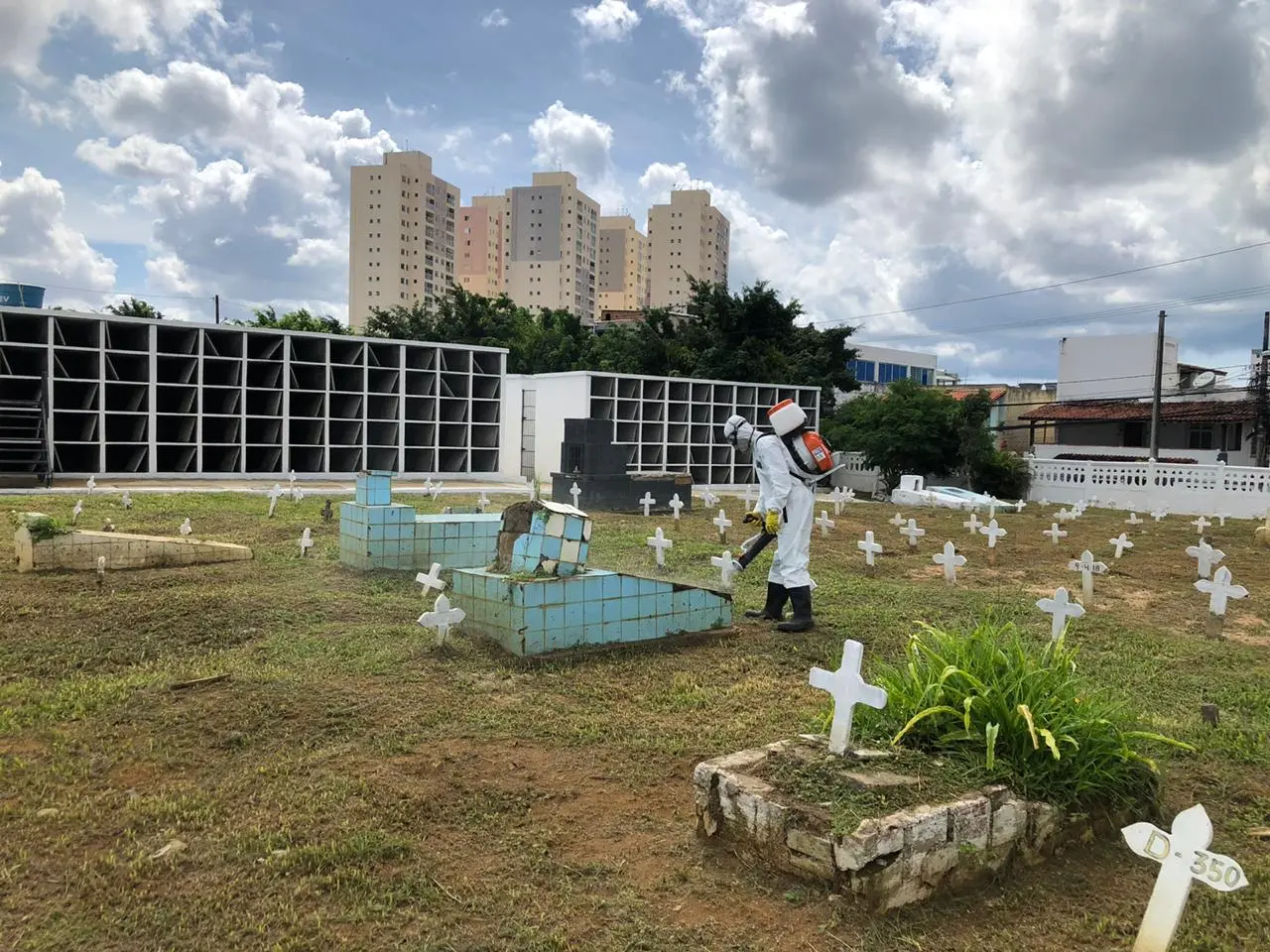 Imagem da notícia Com 1.262 mortes em 24h, Brasil bate novo recorde e chega a 31.199 vítimas do novo coronavírus
