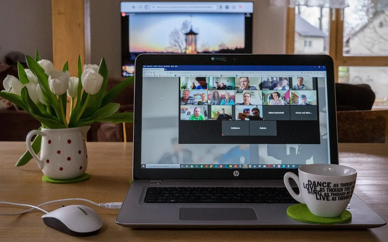 reunião virtual corporativa