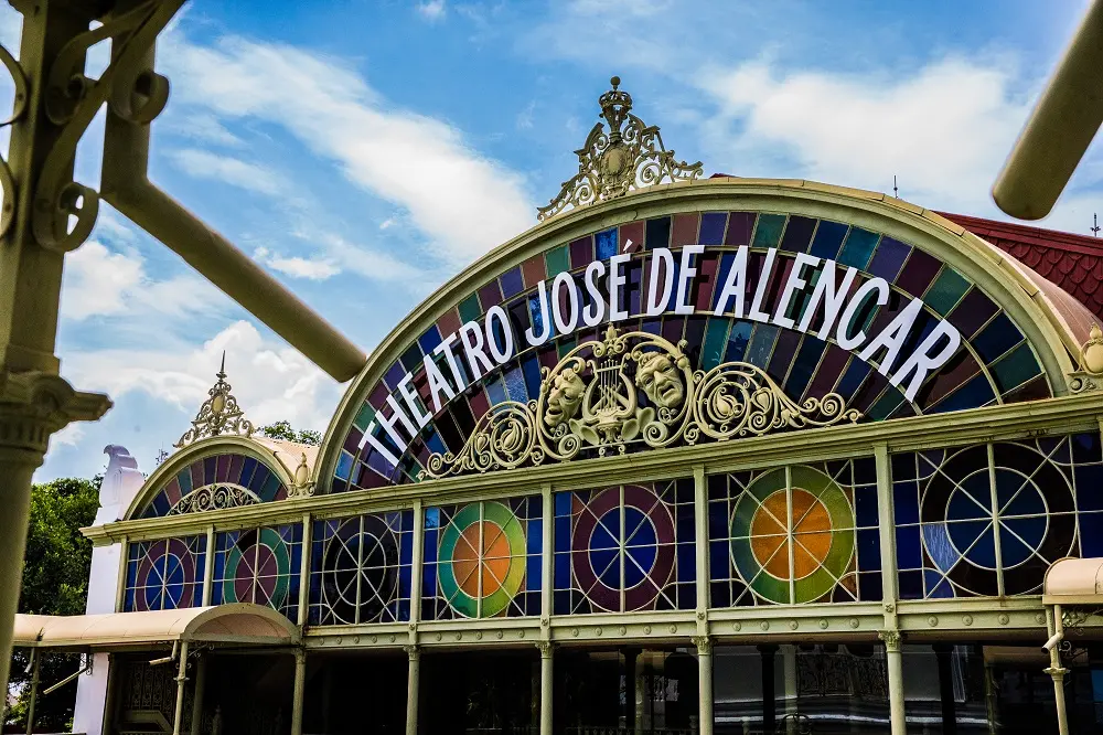 Imagem da notícia: Theatro José de Alencar completa 110 anos com programação virtual e coleção de histórias