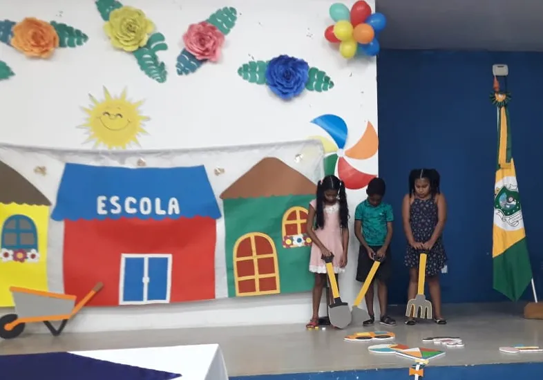 O projeto Peteca, do Ministério Público do Trabalho, foi idealizado no fim de 2008 e iniciado no ano seguinte. A imagem mostra uma apresentação de crianças, em Juazeiro do Norte, em 2019.