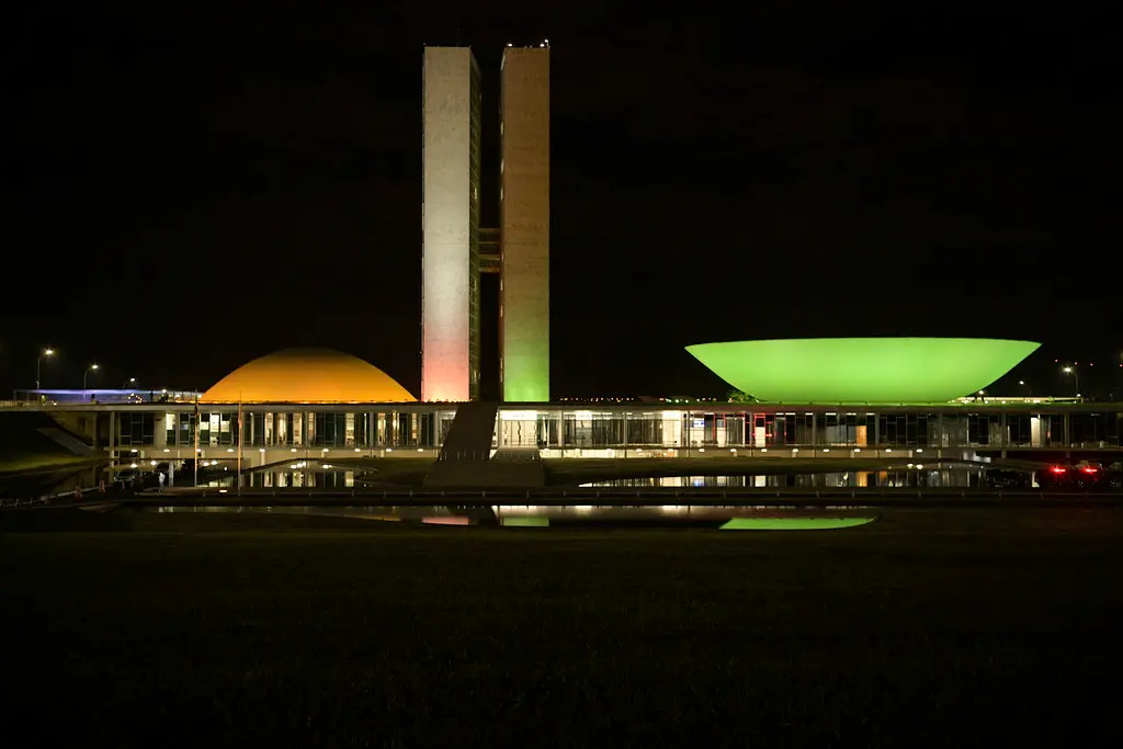 Imagem da notícia: Fundo partidário: Apenas dez partidos cumpriram cota de participação feminina, aponta TSE