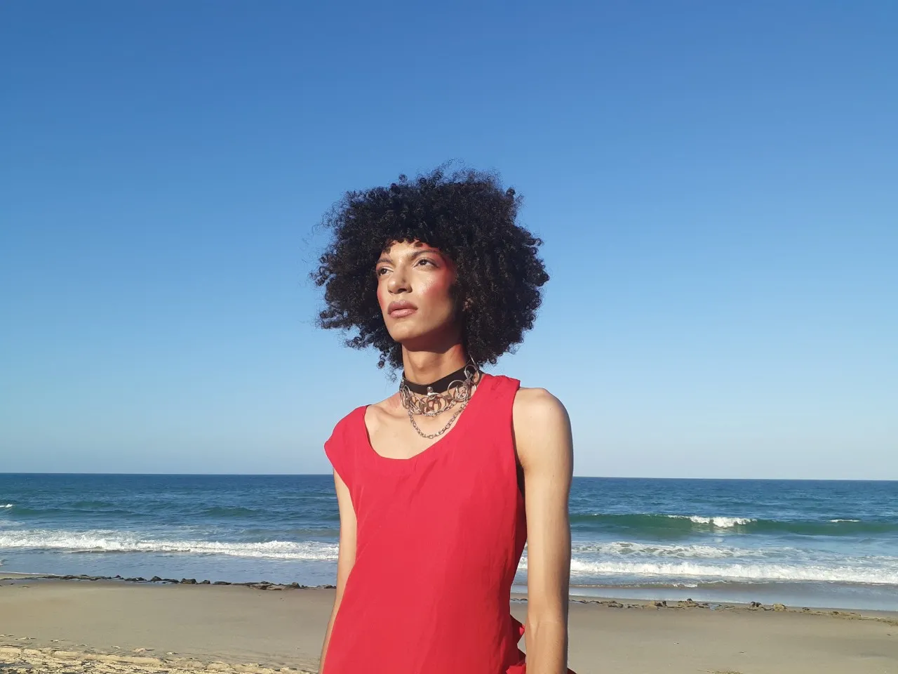 Muriel, conhecida como Mumu, escolheu o mês representativo de junho para lançar seu primeiro Ep, Mergulho, produzido de forma independente com canções autorais