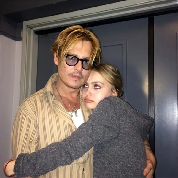 Imagem da notícia: Johnny Depp diz que já ofereceu maconha para filha quando ela tinha 13 anos