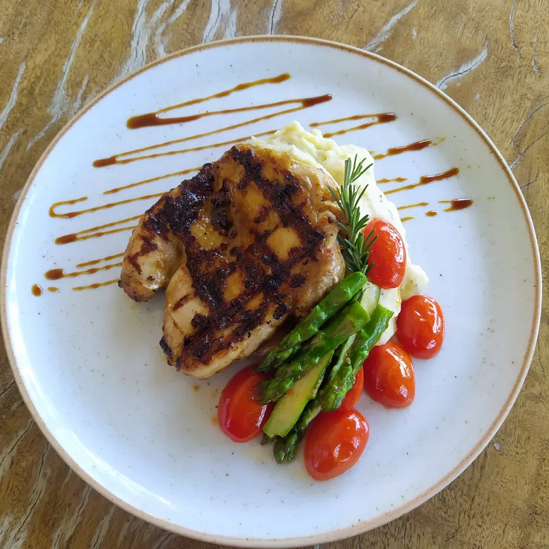 Zoi Restaurante - Prato: Frango Desossado Grelhado