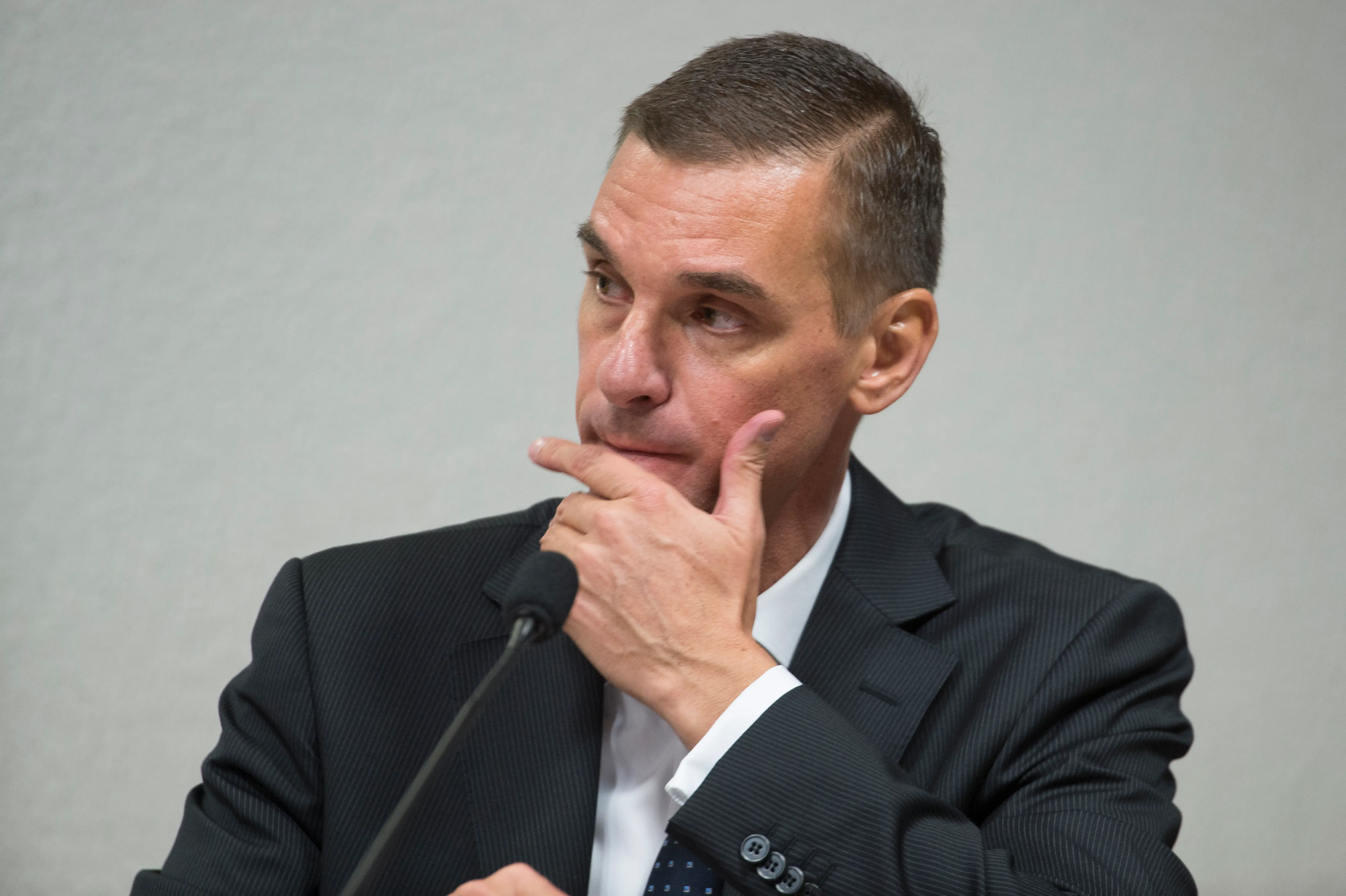 Imagem da notícia: Presidente do BB fica no cargo, mantém enxugamento e reacende debate sobre privatização
