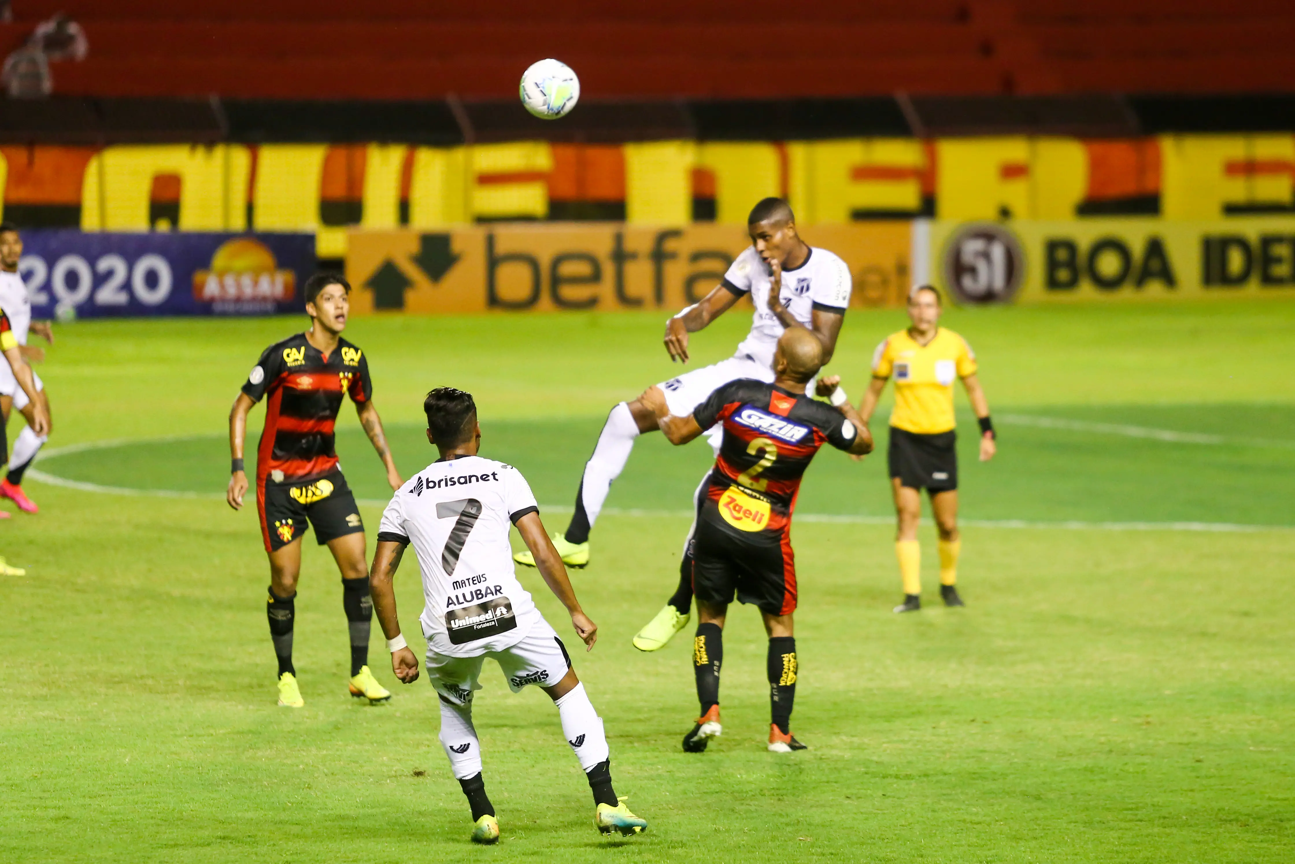 Imagem da notícia Ceará recebeu testes de Covid-19 horas antes de enfrentar o Sport; protocolo precisava mudar