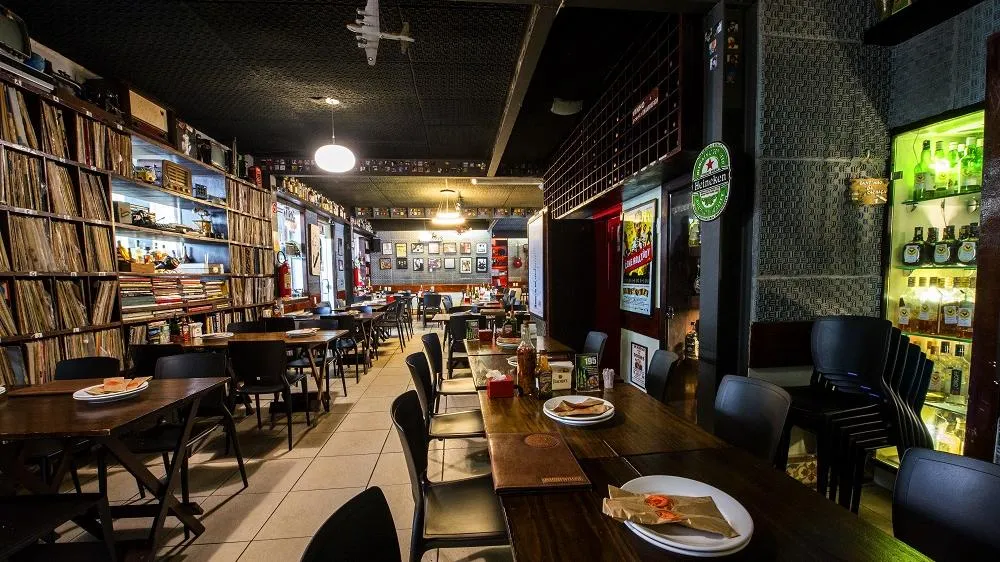 Segundo o presidente da Abrasel-CE, o faturamento dos bares e restaurantes está 60% em 2021 ante 2020
