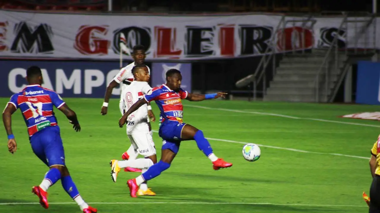Imagem da notícia: Crônica do jogo: tudo sobre São Paulo 1 X 0 Fortaleza