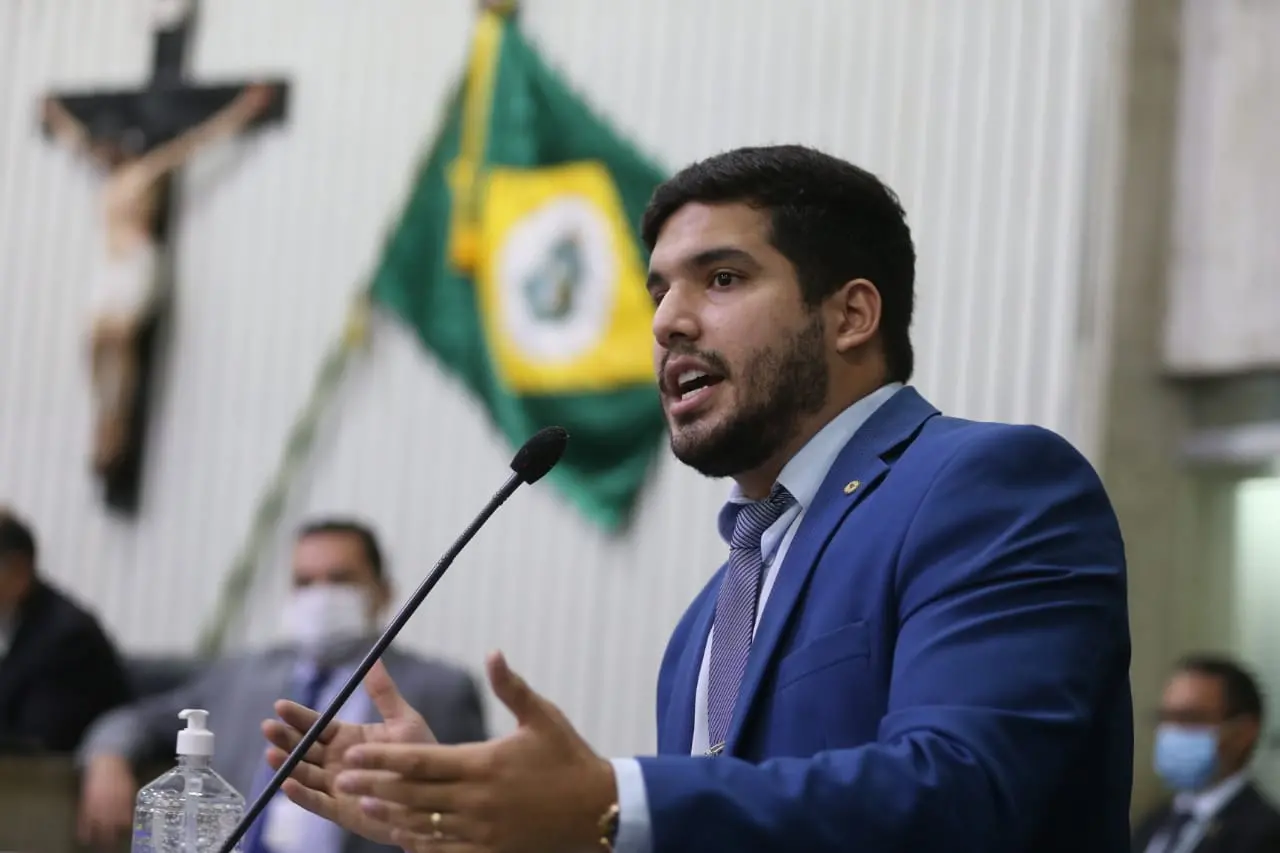 Imagem da notícia: 'Eu não irei me calar. Vou para o enfrentamento', diz Fernandes ao subir o tom após suspensão