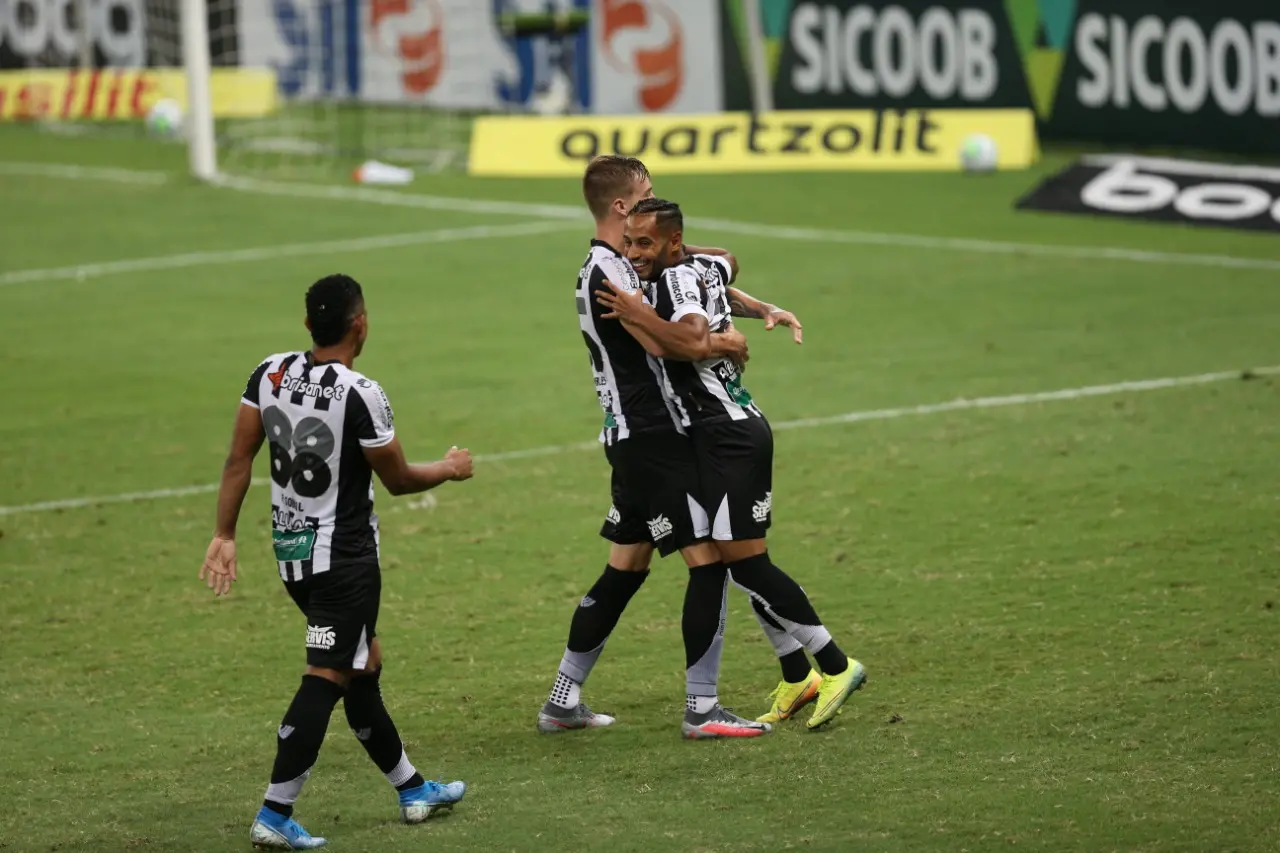 Imagem da notícia Ceará reencontra DNA e modelo de jogo campeão em vitória contra o Bahia
