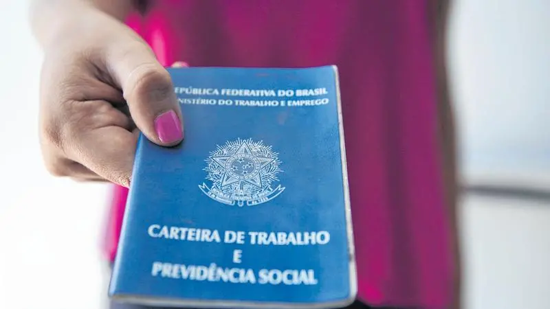 Imagem da notícia: Suspensão e redução de jornada foi prorrogada por 60 dias e dá garantias ao trabalhador; saiba quais