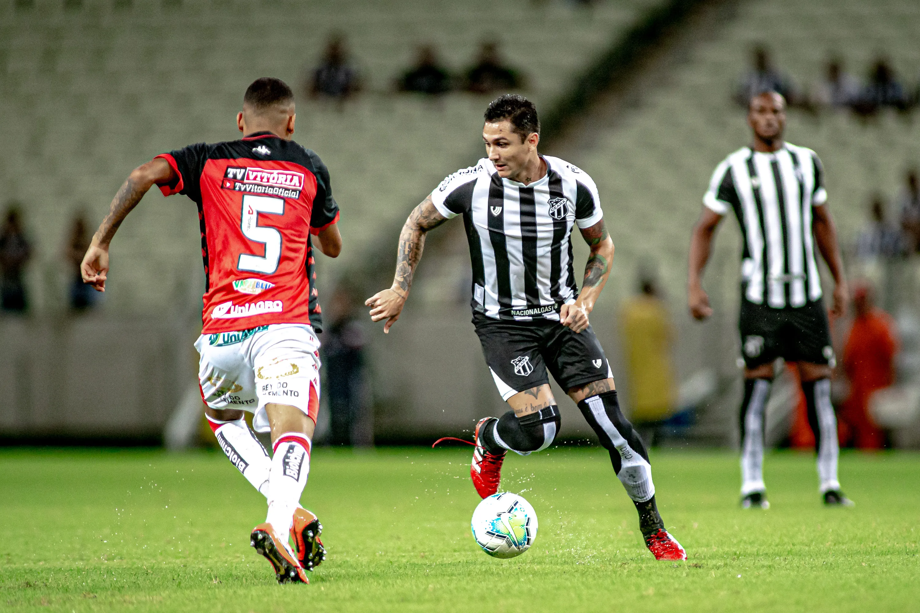 Na 3ª fase da Copa do Brasil, o Vovô eliminou o Vitória/BA ao vencer os dois jogos