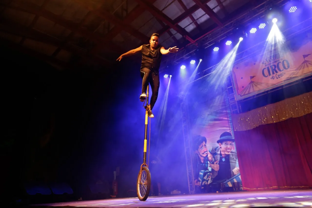 O Festival Internacional de Circo do Ceará percorrerá seis cidades cearenses em 2020. Reginho (foto), de Fortaleza, irá se apresentar com o espetáculo 