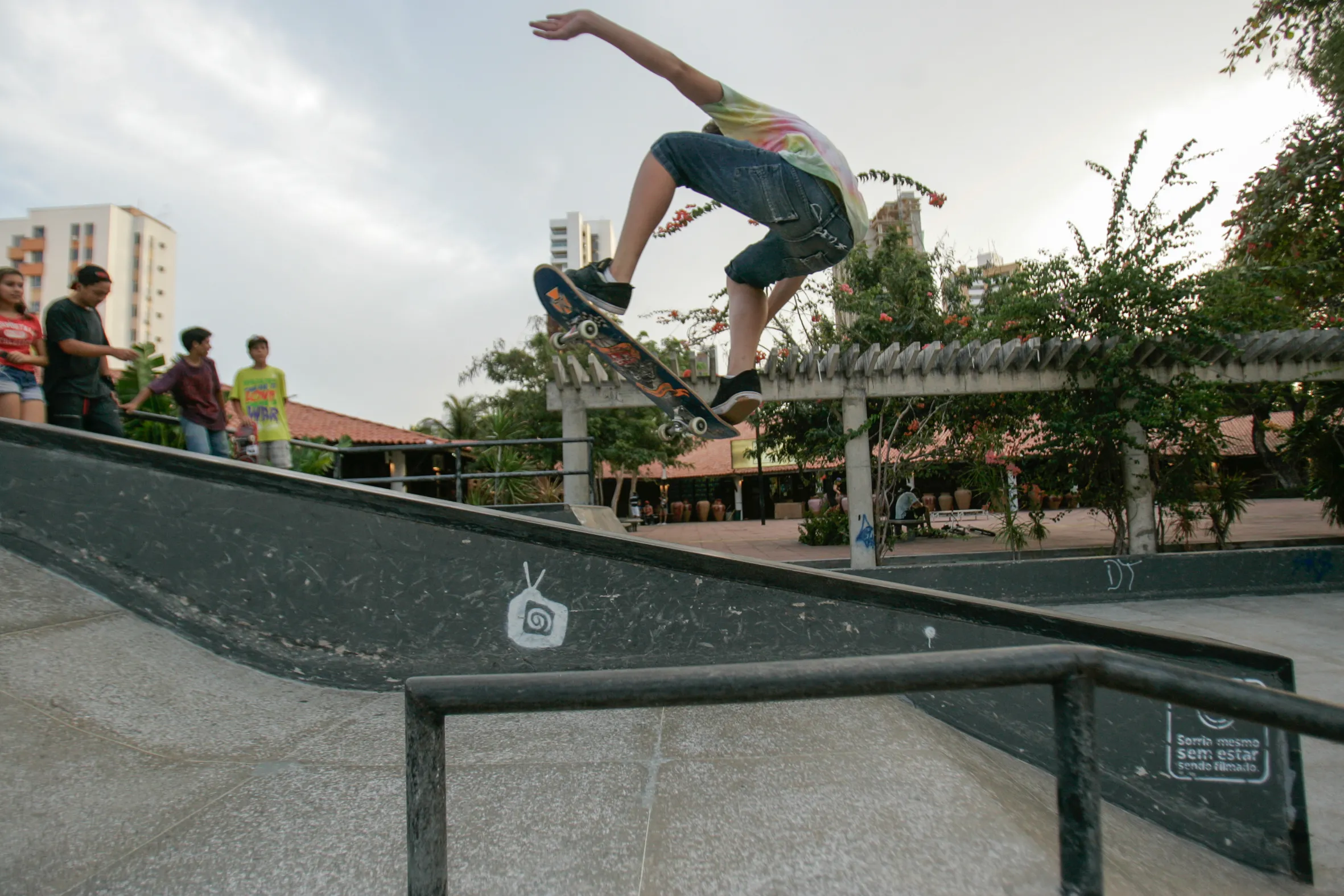 A pista de skate na praça da Ceart é um dos locais frequentados pelo músico