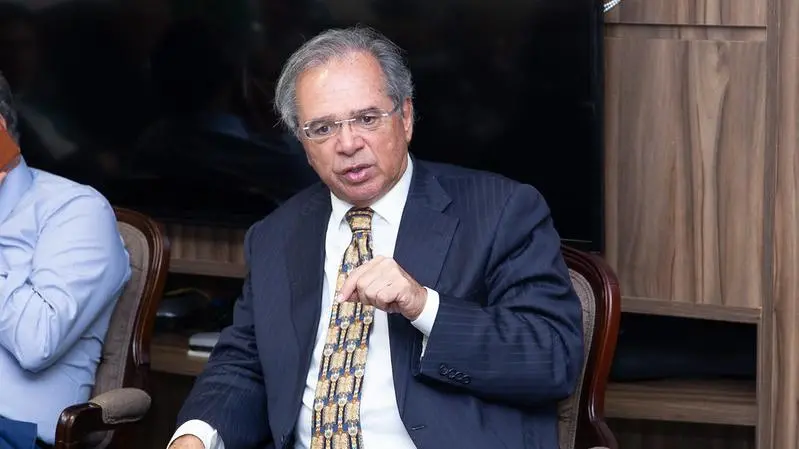 Imagem da notícia: Guedes diz que governo fará programa de substituição tributária