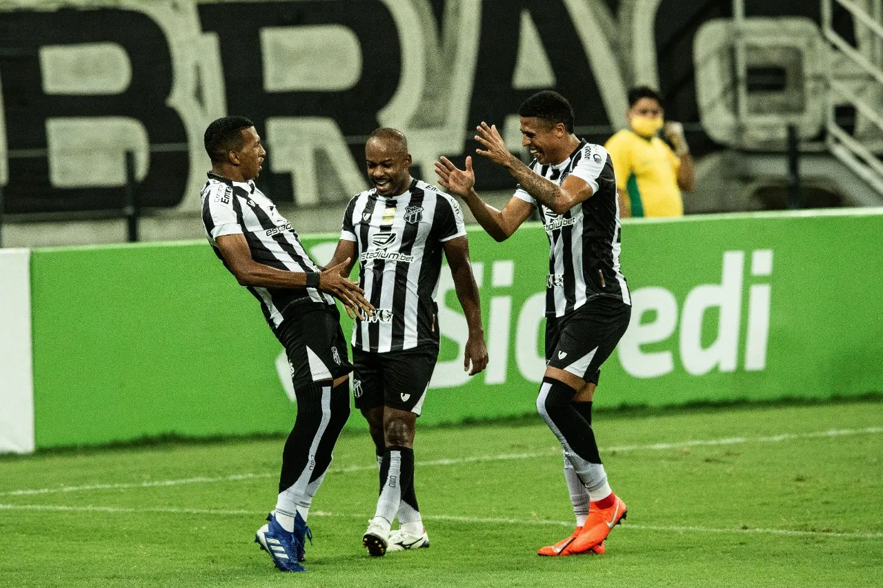 No segundo tempo, Guto Ferreira mandou a campo Léo Chú, Wescley e Bergson