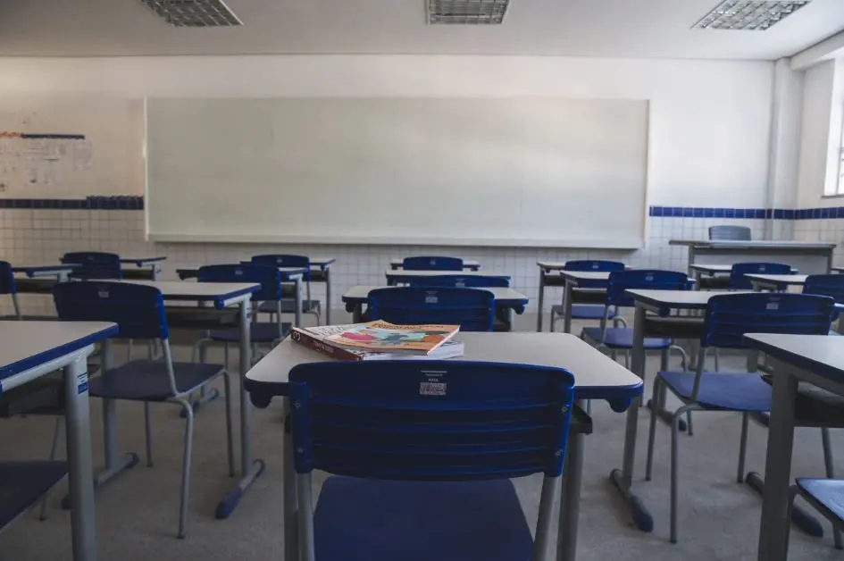 Imagem da notícia: Governo decide que escolas públicas não retornam às aulas presenciais no dia 1º de outubro 