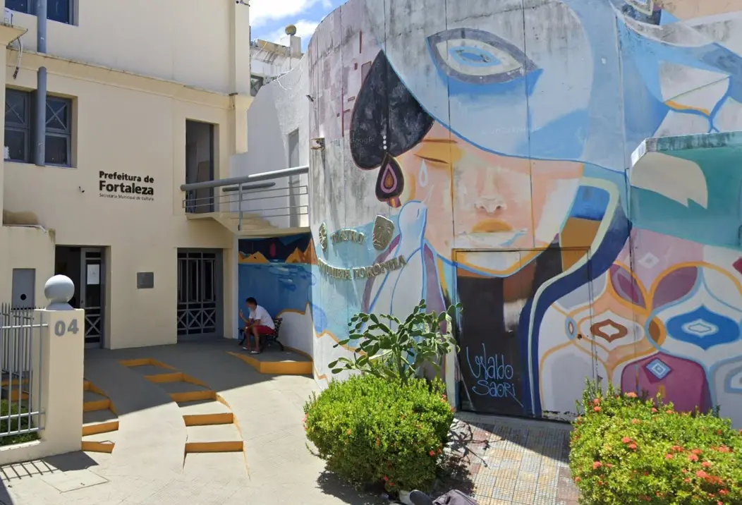 Fachada da Secretaria da Cultura de Fortaleza (Secultfor), que atualmente está em reforma