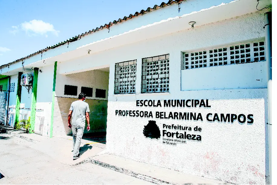 Imagem da notícia: Aulas presenciais na rede pública de Fortaleza só retornam em 2021