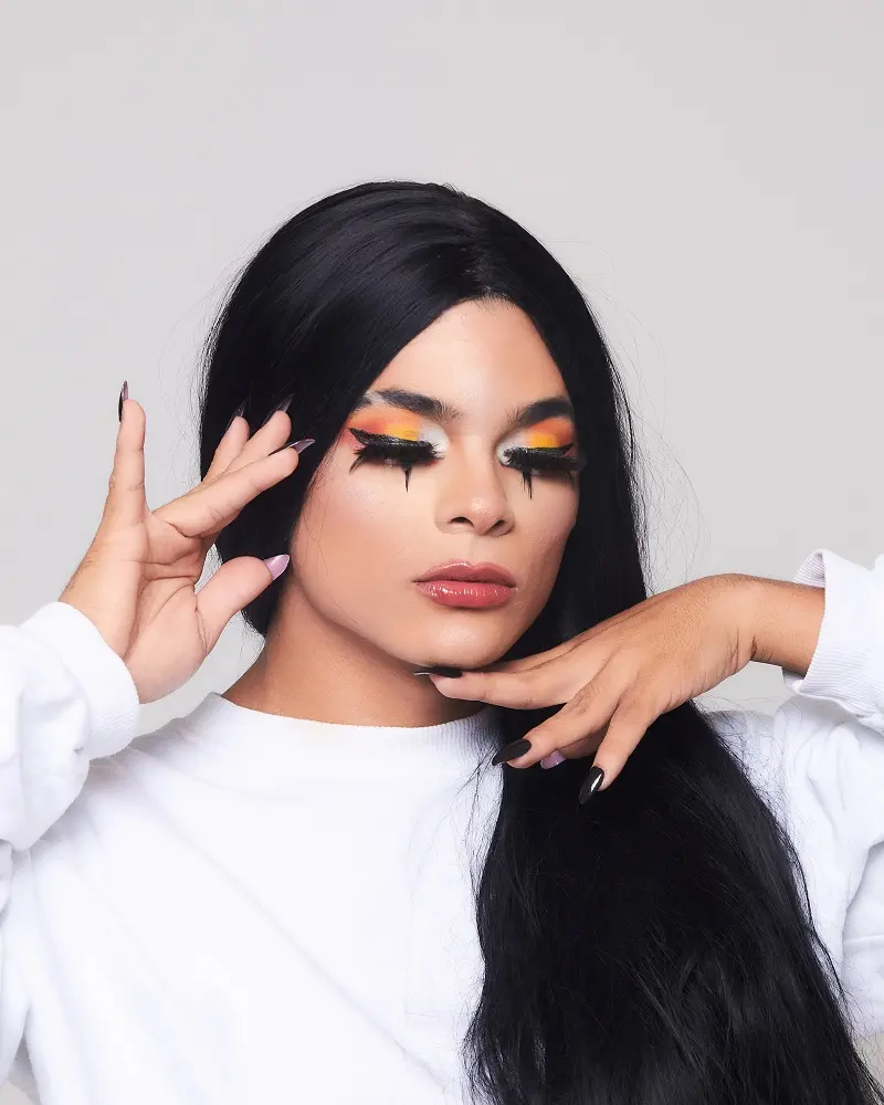 Imagem da notícia: Carmen Camaleonte se destaca na cena artística cearense por unir hip hop e cultura drag