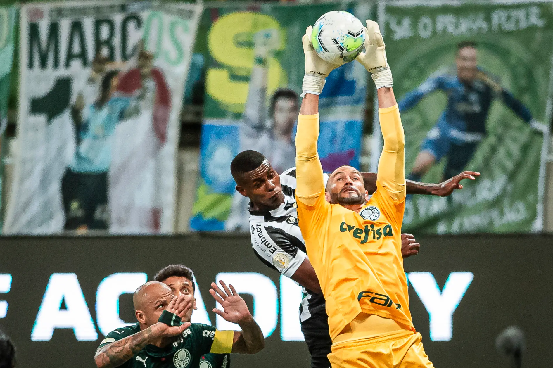 Imagem da notícia Análise: Ceará mostra opções, mas diminui ritmo e perde para Palmeiras