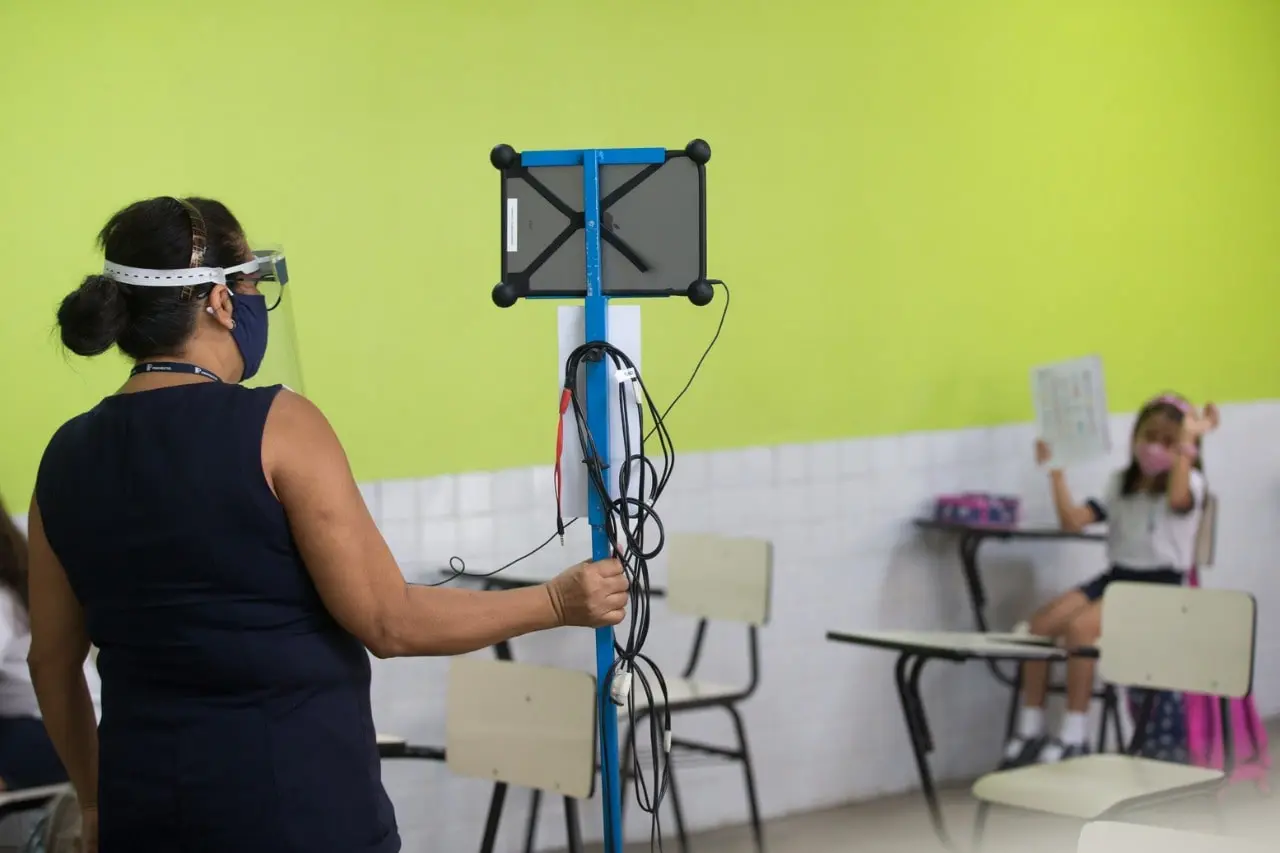 Imagem da notícia: Aulas remotas continuarão até o fim de 2021? Entenda a resolução do Conselho Nacional de Educação