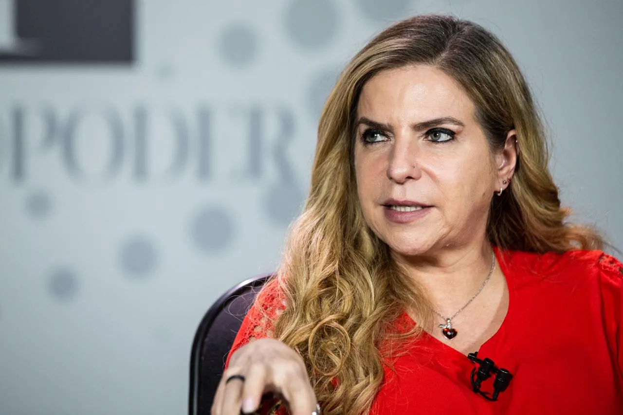 Sobre Educação, a então candidata em 2020 enfatizou que em seu governo a área passou por uma revolução na Cidade.