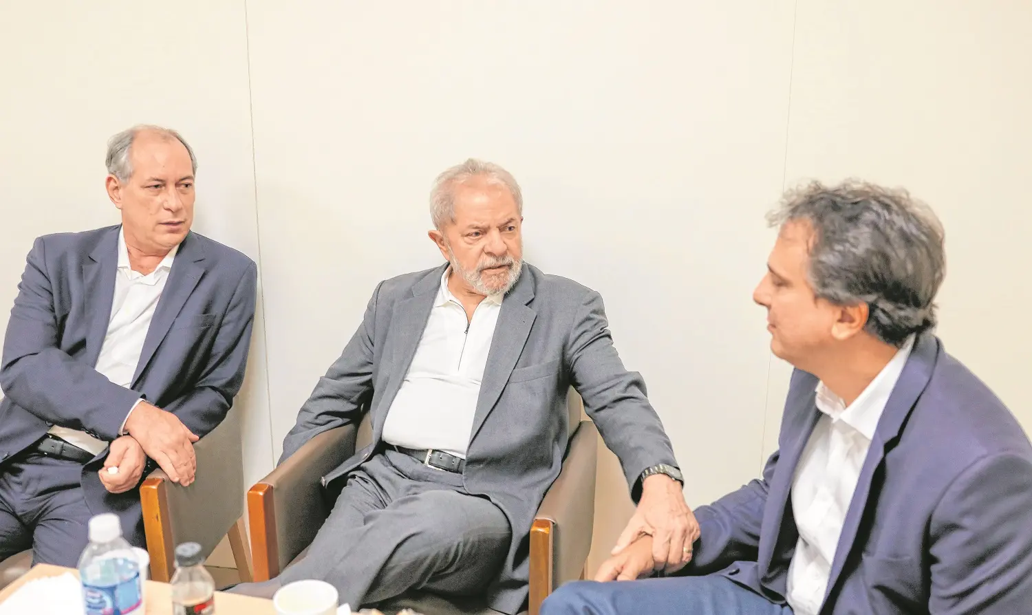 Imagem da notícia: Trégua entre Lula e Ciro agita cenários da sucessão em Fortaleza