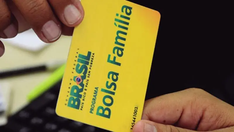 Imagem da notícia: Banco Mundial aprova empréstimo de US$ 1 bilhão para ampliação do Bolsa Família